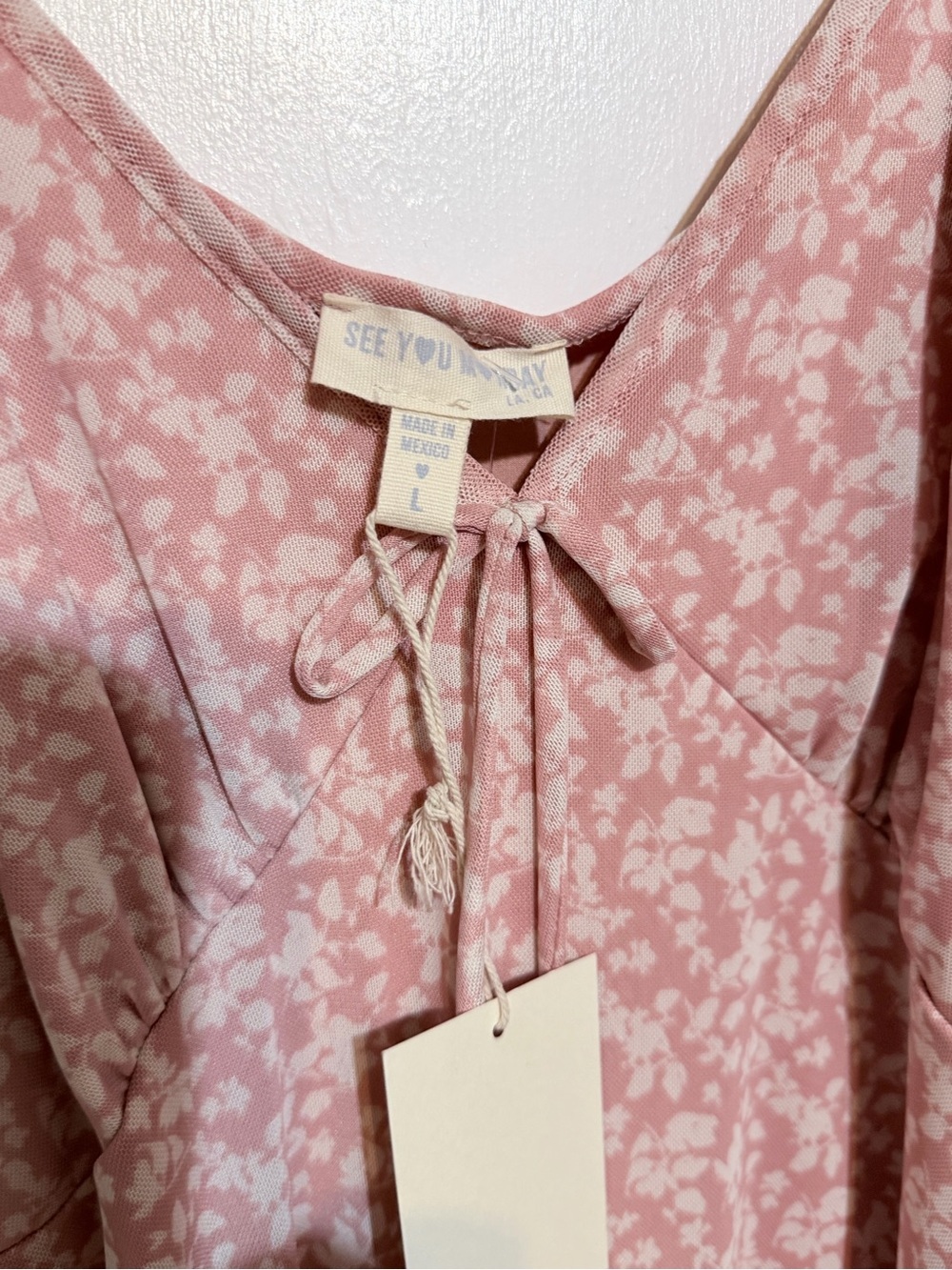 Flutter Sleeve Floral Tie-Front Dress in Dusty Rose - Picture 4 of 7